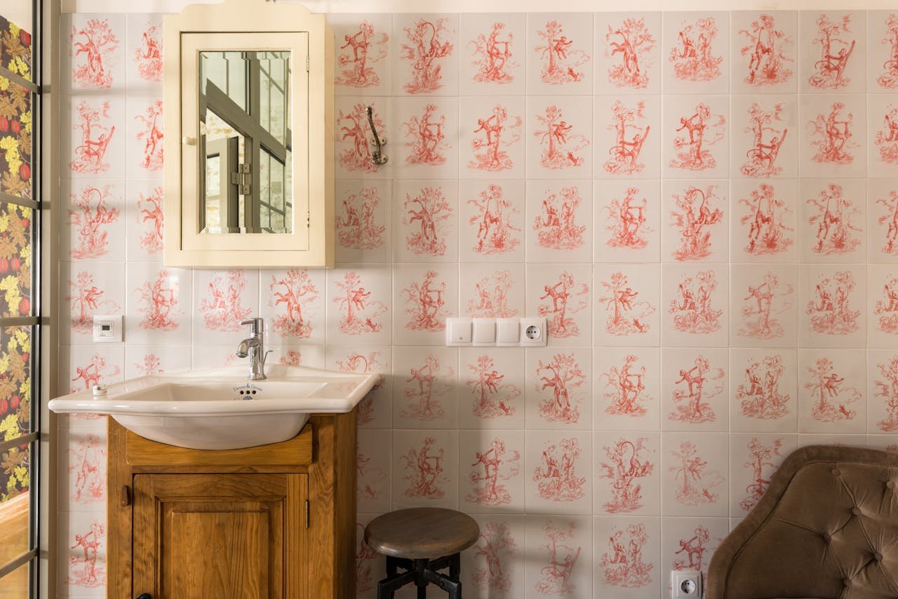 Colocación de azulejos y baldosas en baño - Antes y después