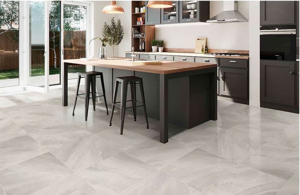 suelos en color gris porcelanico brillo cocina jasper