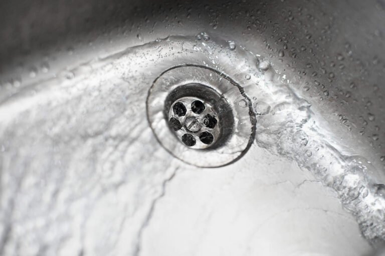 Cómo cambiar un desagüe sin obra en el País Vasco: guía práctica con soluciones reales