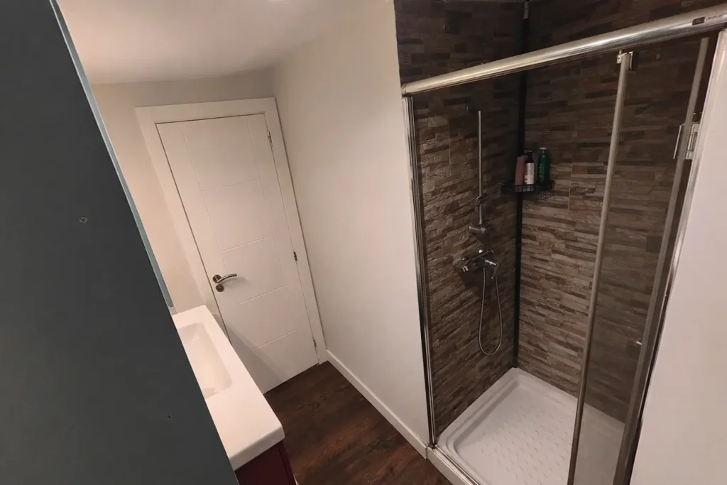 Imagend e al reforma de bano pequeno en hendaya 1