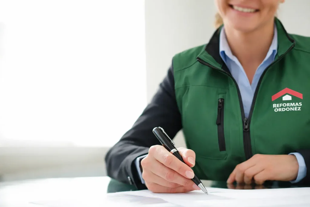 Contrato de reforma con garantías en Hendaya, empresa española con cobertura francesa