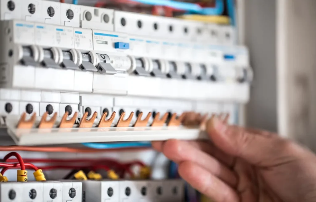 Precio de reforma de instalación eléctrica en Irún y Hendaya — Reformas Ordoñez