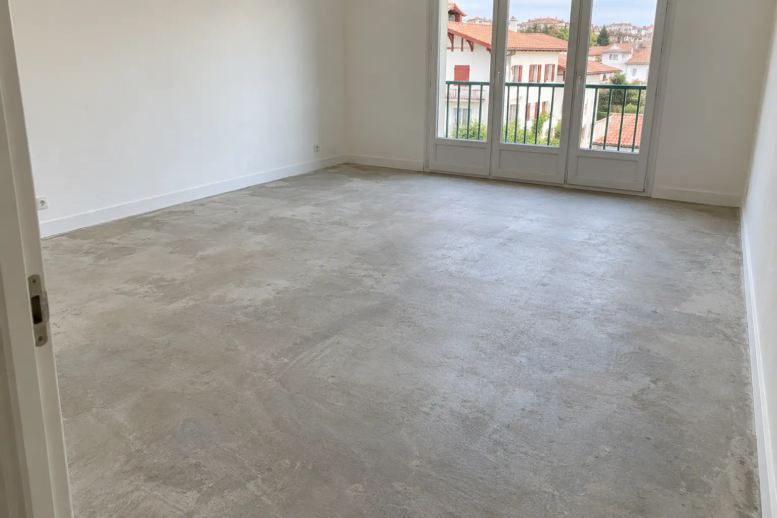 ol nettoyé après dépose de moquette à Saint-Jean-de-Luz