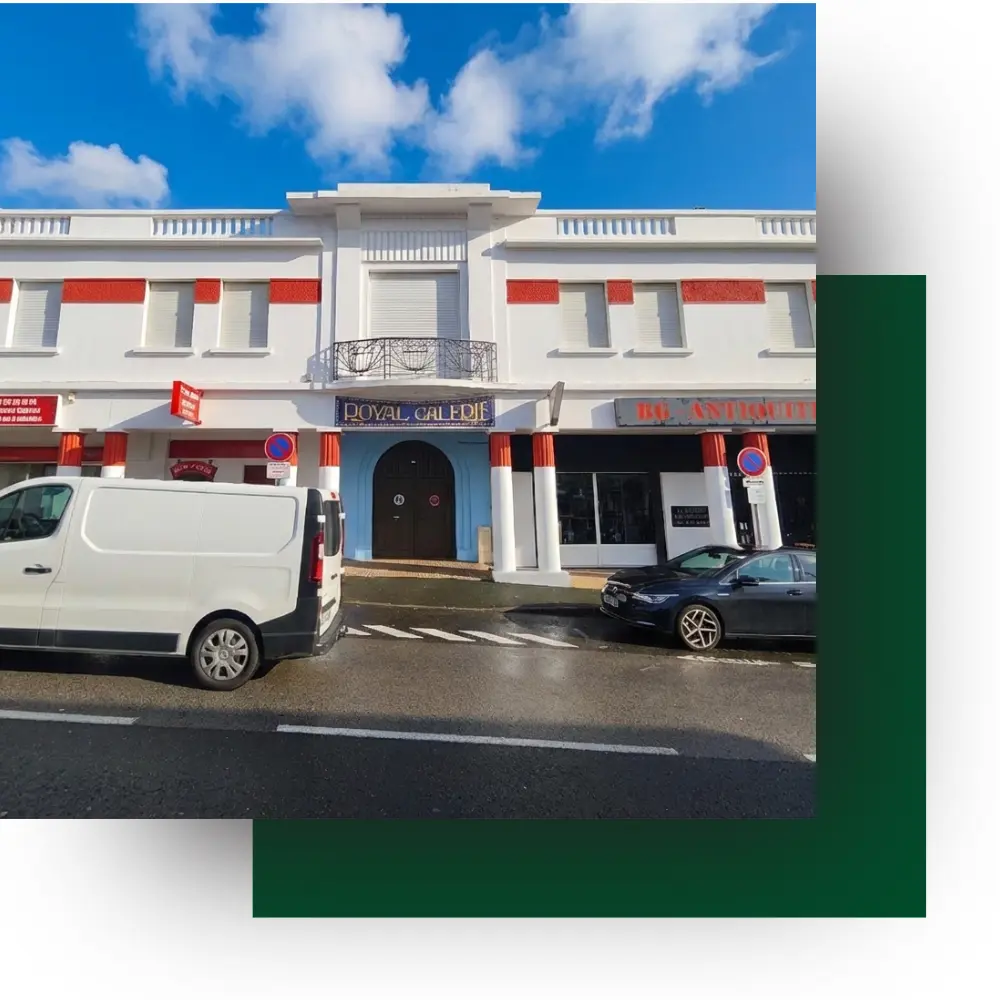 façade rénovée après travaux à Hendaye, photo principale de la page montrant un chantier Reformas Ordoñez terminé à Hendaye